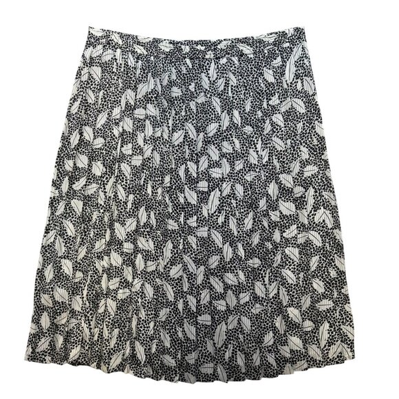 Alfred Dunner Womensl Pleated Skirt Size 18 Black & White Floral - Picture 7 of 9